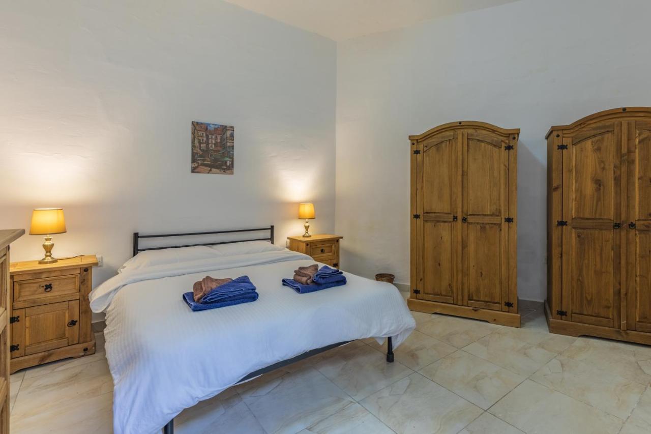 Bormla - Comfortable Two Bedroom Apartment Cospicua Luaran gambar