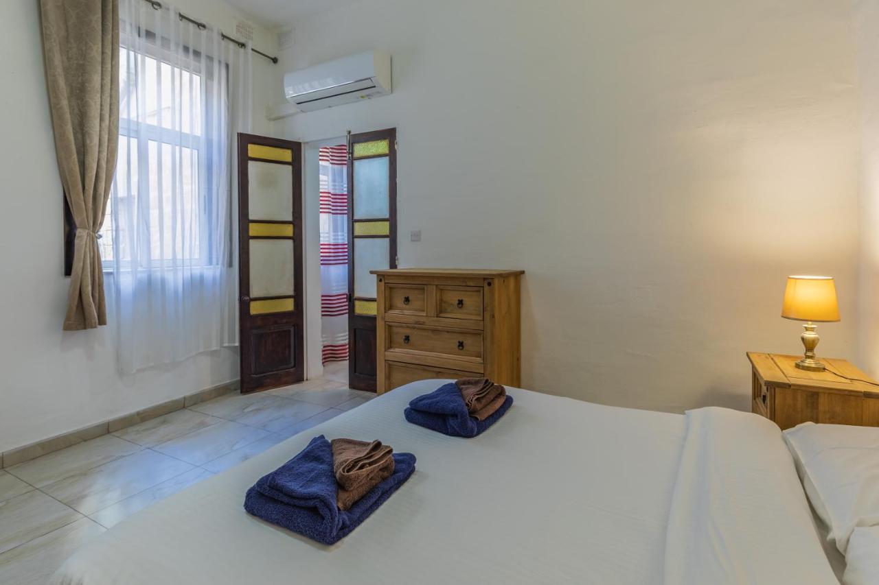 Bormla - Comfortable Two Bedroom Apartment Cospicua Luaran gambar